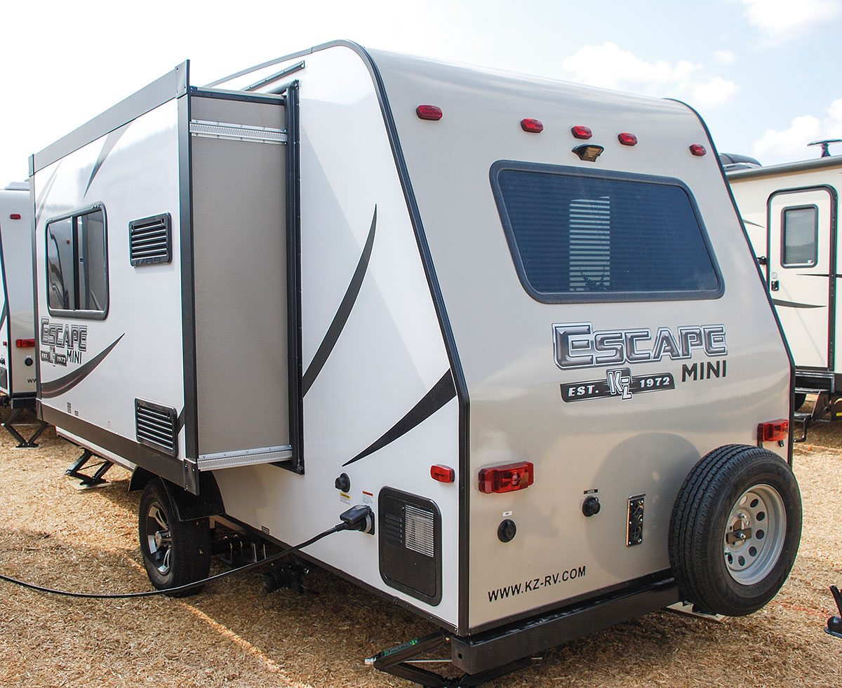 24 ft lightweight travel trailer
